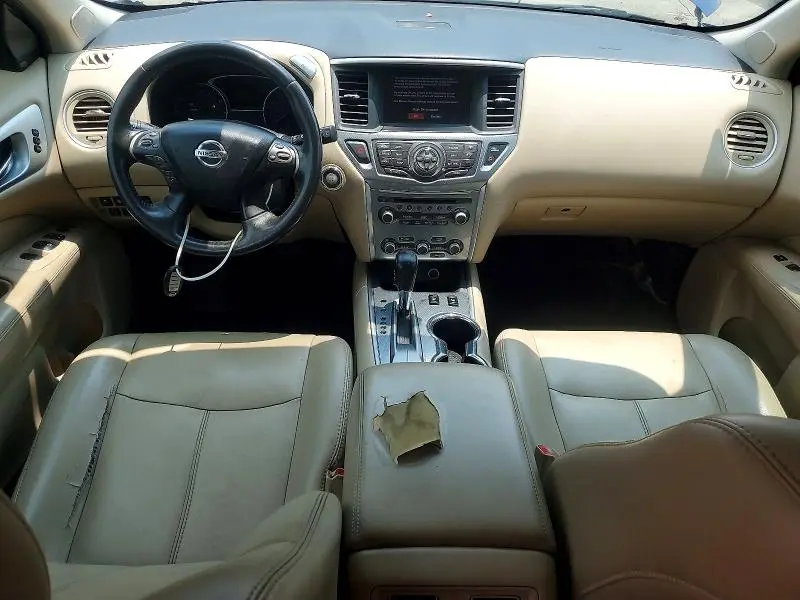 2017 NISSAN PATHFINDER SL  