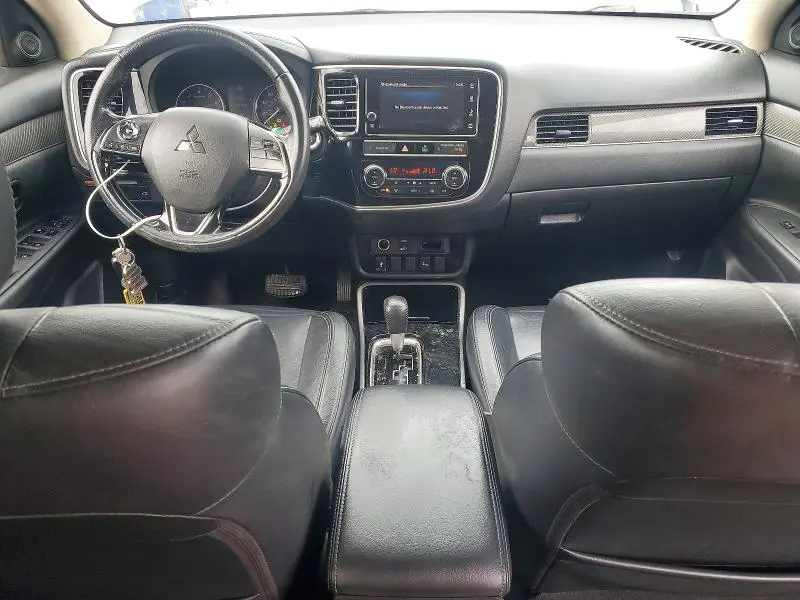 2019 MITSUBISHI OUTLANDER SE  