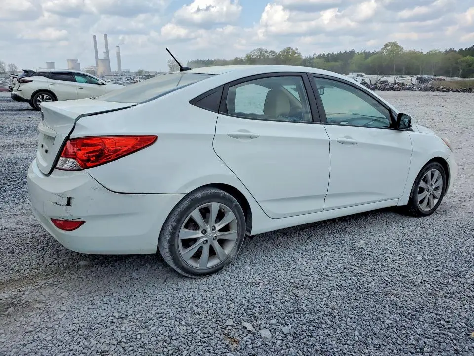 2013 HYUNDAI ACCENT GLS  
