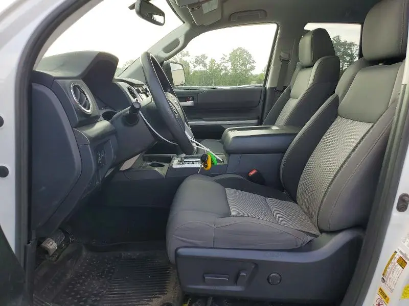 2017 TOYOTA TUNDRA SR5  