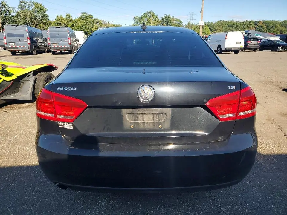 2015 VOLKSWAGEN PASSAT S  