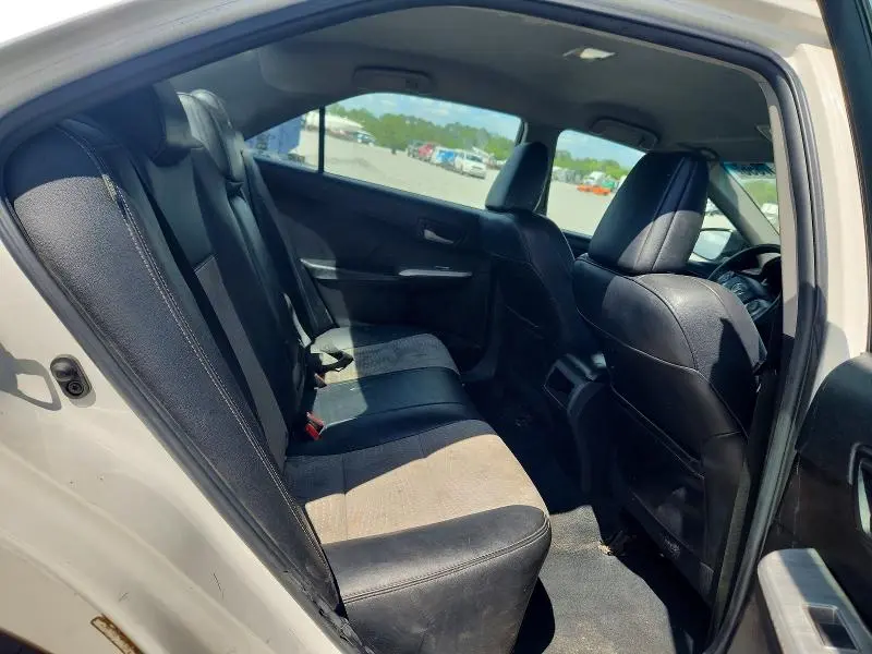 2014 TOYOTA CAMRY SE  