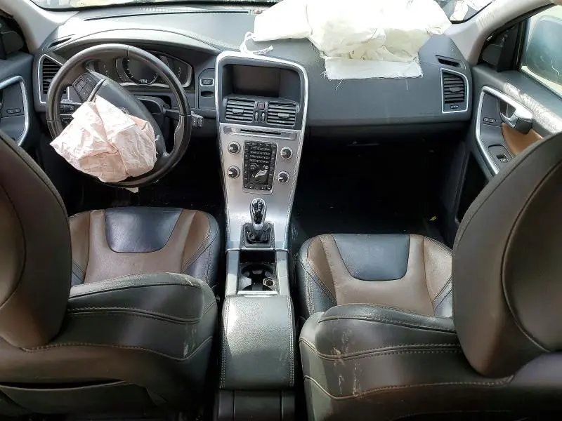 2017 VOLVO XC60 T5 DYNAMIC  