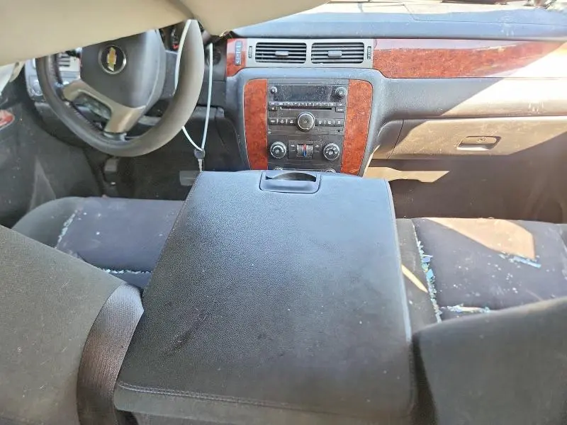 2013 CHEVROLET SUBURBAN K2500 LS  