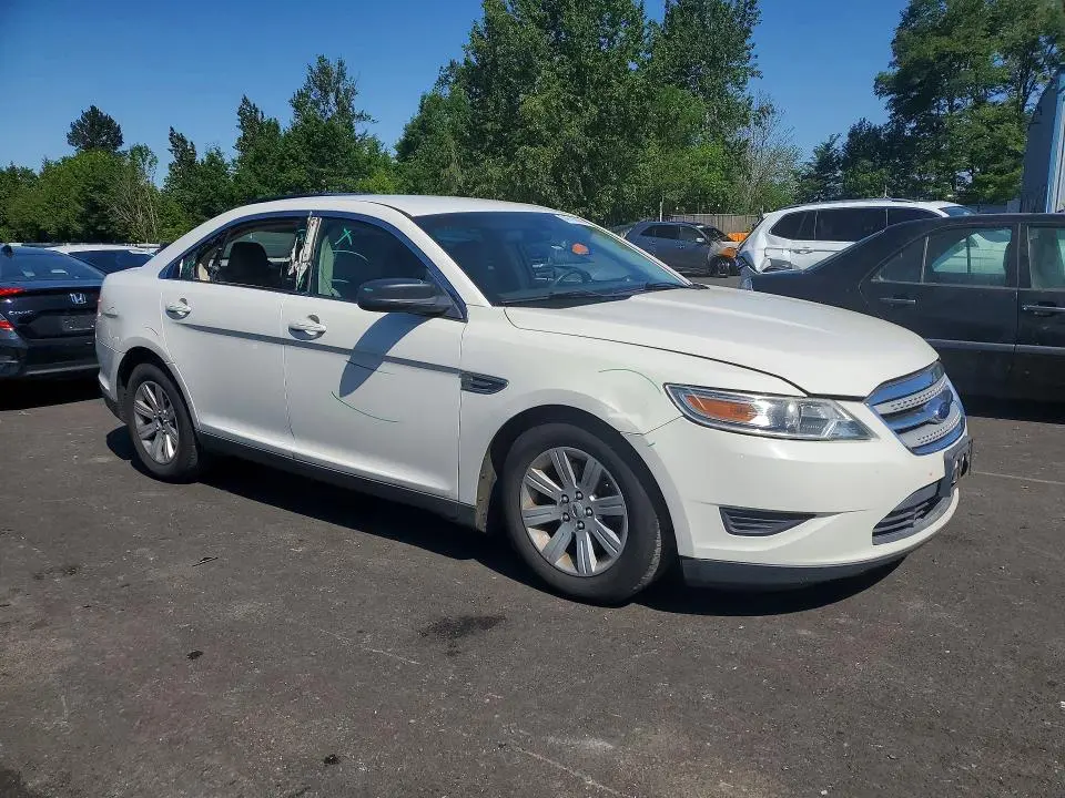 2011 FORD TAURUS SE  