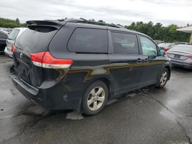 2013 TOYOTA SIENNA LE  