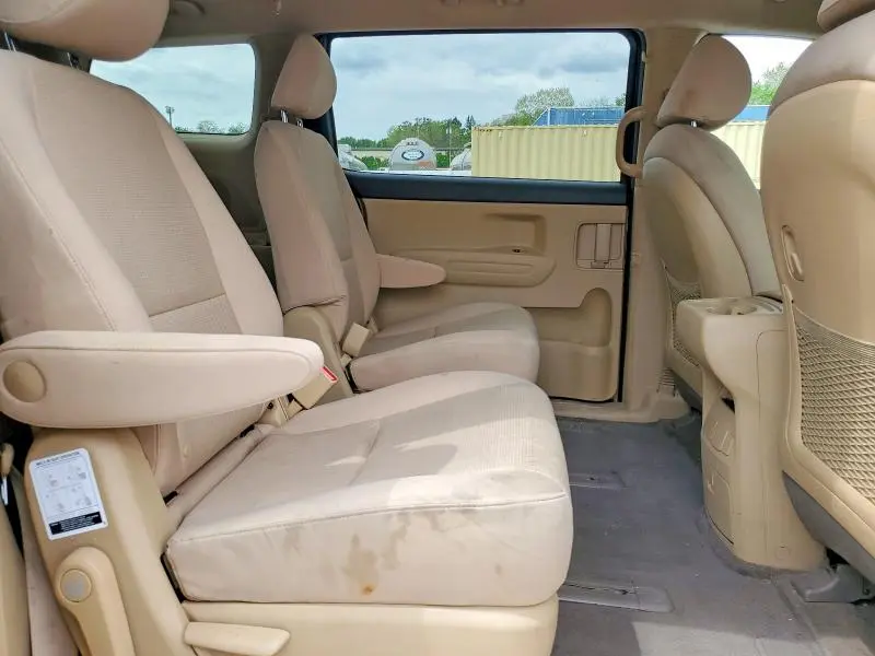 2018 KIA SEDONA LX  