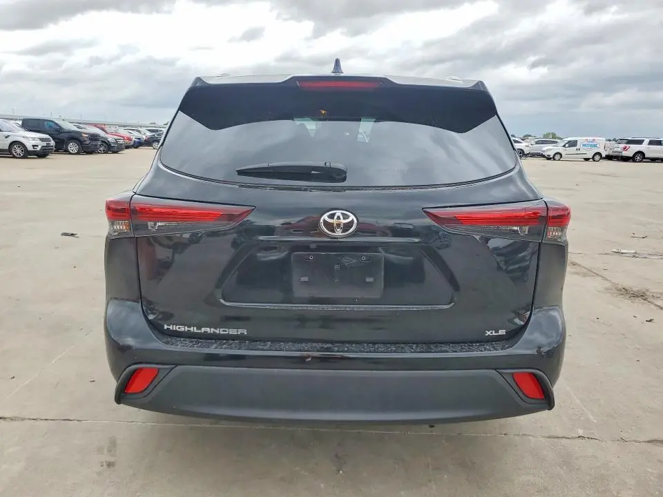2025 TOYOTA HIGHLANDER XLE  
