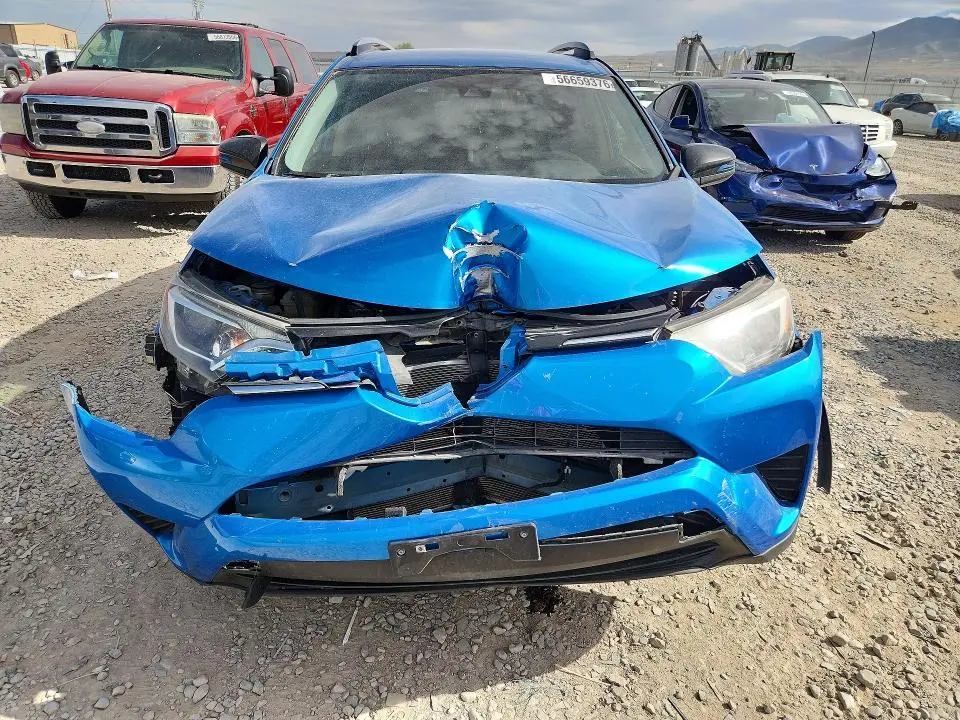 2018 TOYOTA RAV4 LE  