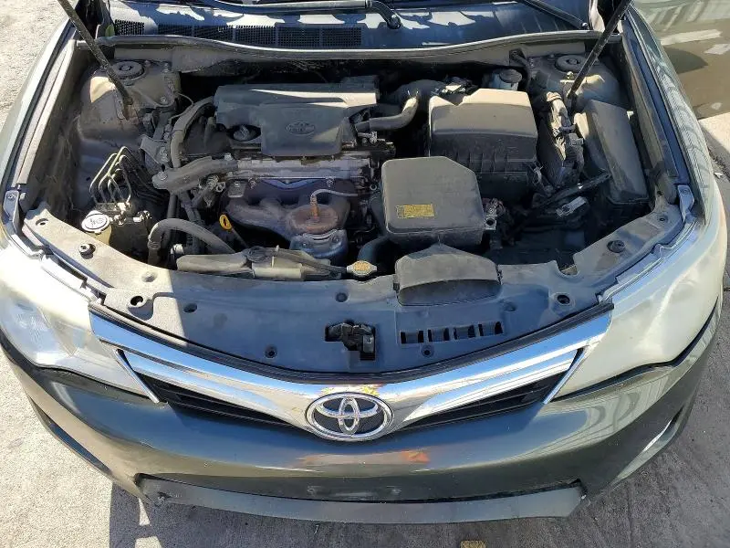 2012 TOYOTA CAMRY XLE  