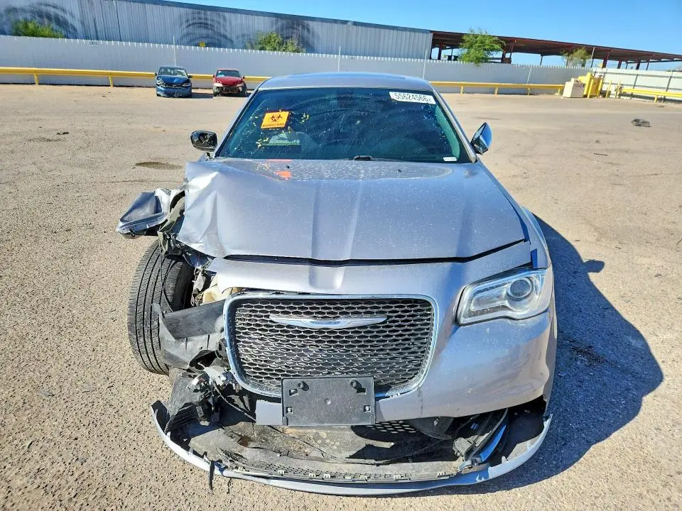 2016 CHRYSLER 300C   