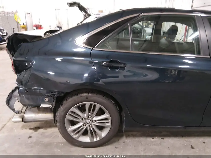 2016 TOYOTA CAMRY SE