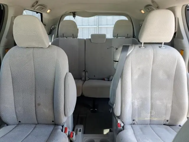 2012 TOYOTA SIENNA LE  