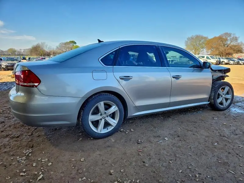 2012 VOLKSWAGEN PASSAT SE  