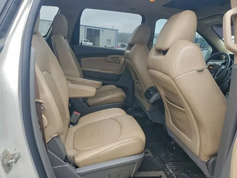 2012 CHEVROLET TRAVERSE LT  