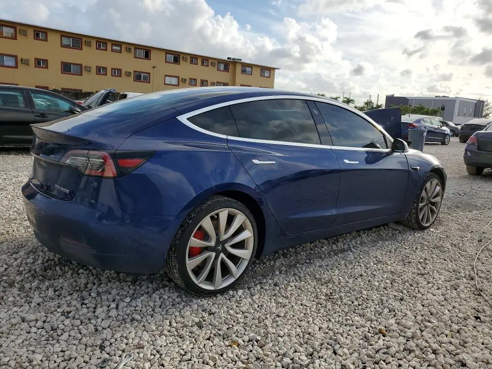 2018 TESLA MODEL 3   