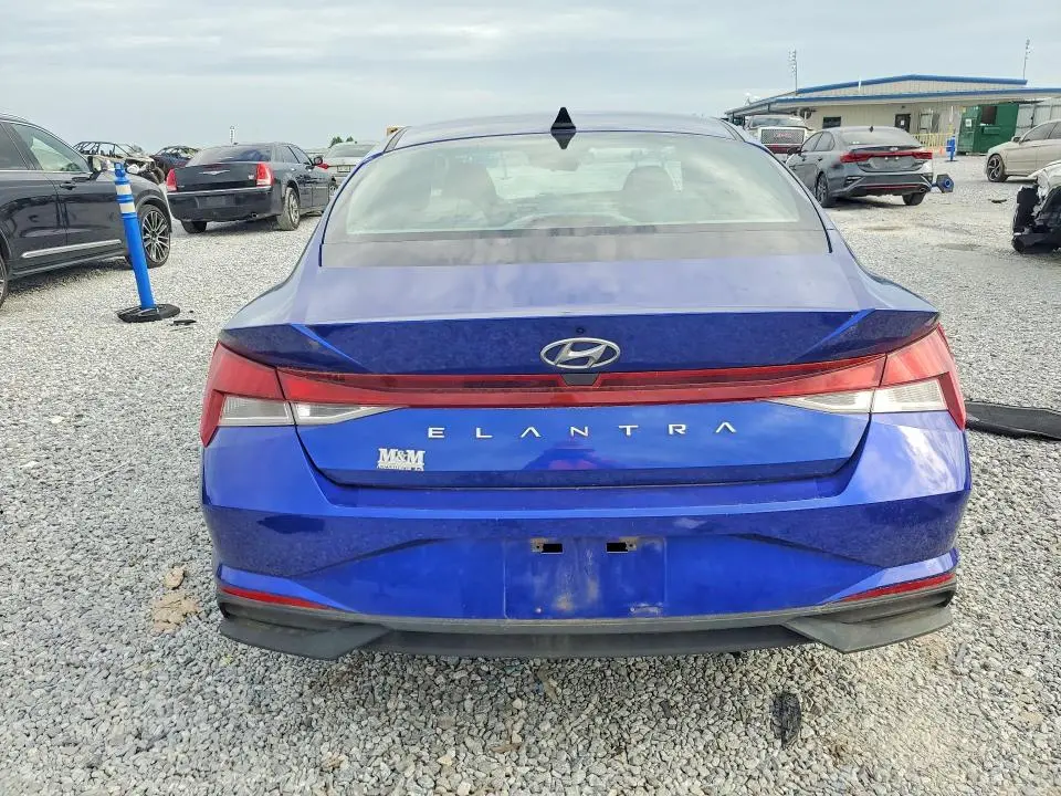 2022 HYUNDAI ELANTRA SE  