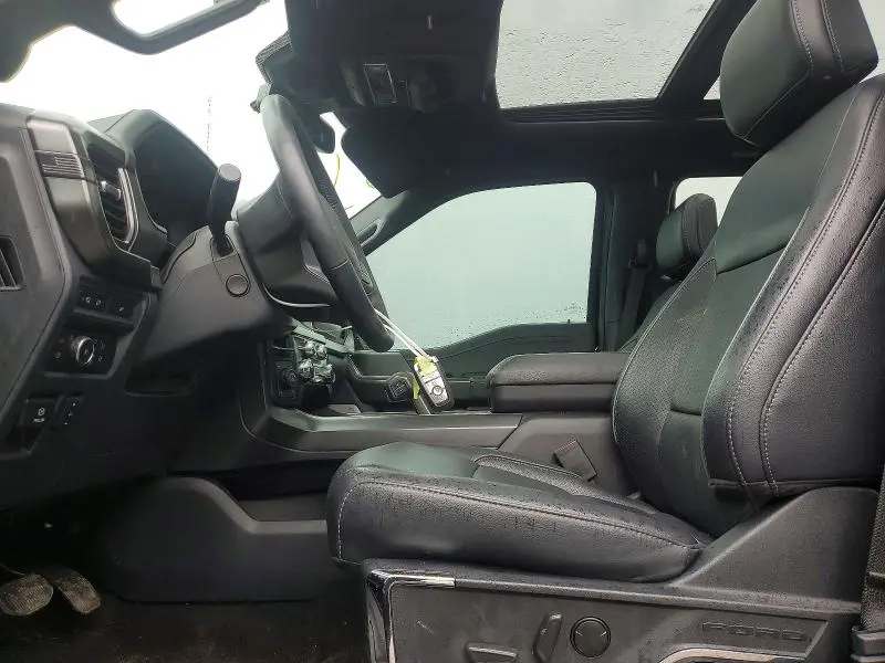 2024 FORD F150 LARIAT  