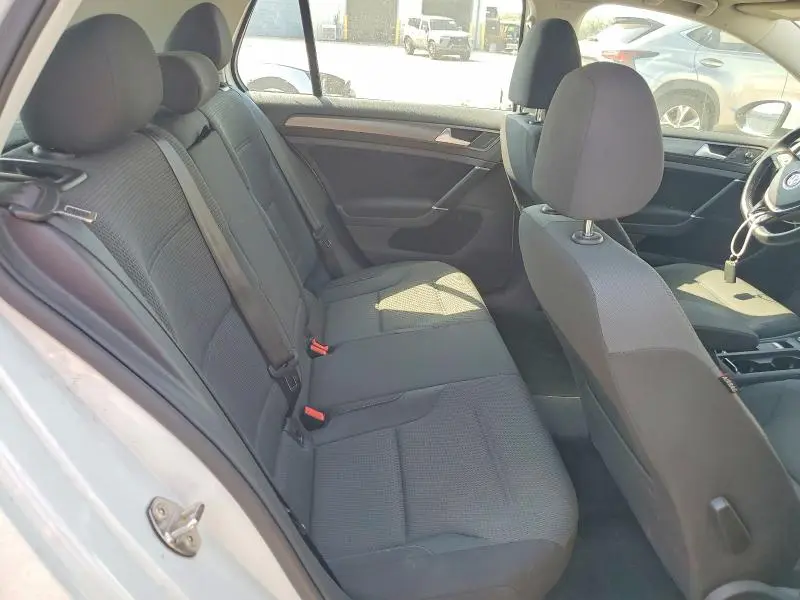 2018 VOLKSWAGEN E-GOLF SE  