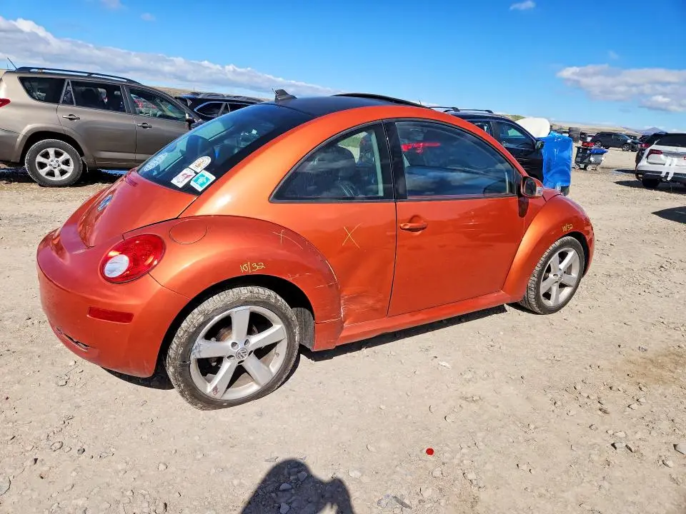 2010 VOLKSWAGEN NEW BEETLE   