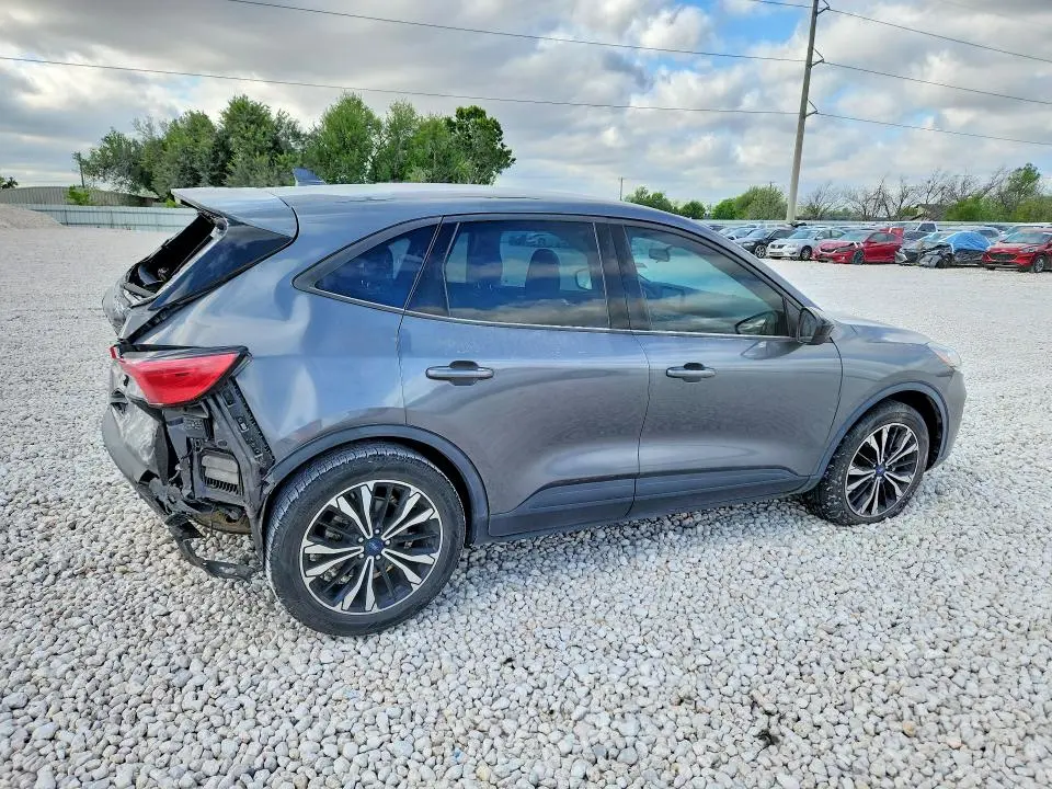 2021 FORD ESCAPE SE  