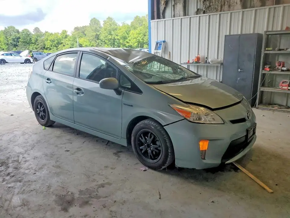 2013 TOYOTA PRIUS TWO  