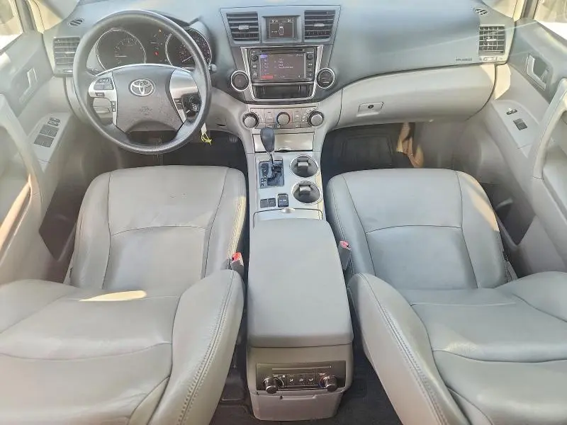 2013 TOYOTA HIGHLANDER PLUS  