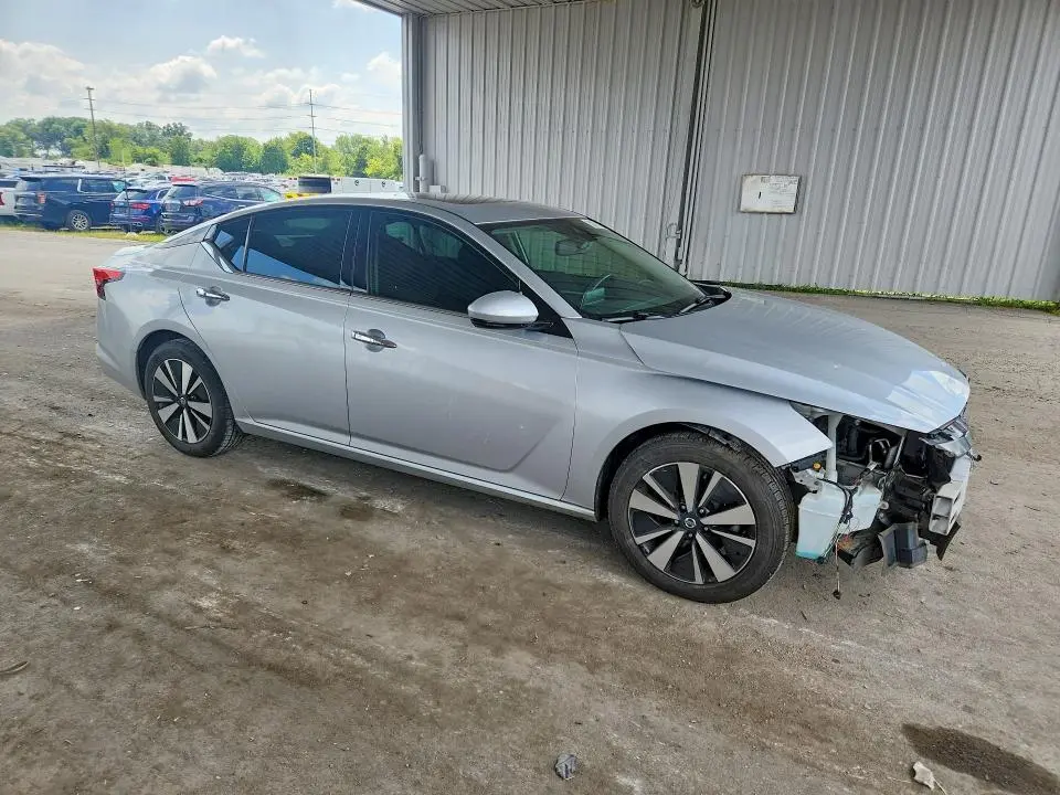 2019 NISSAN ALTIMA SV  