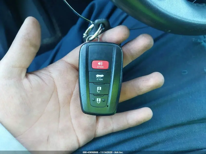 2023 TOYOTA CAMRY XLE