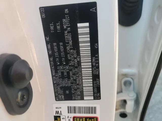 2022 TOYOTA HIGHLANDER XLE  