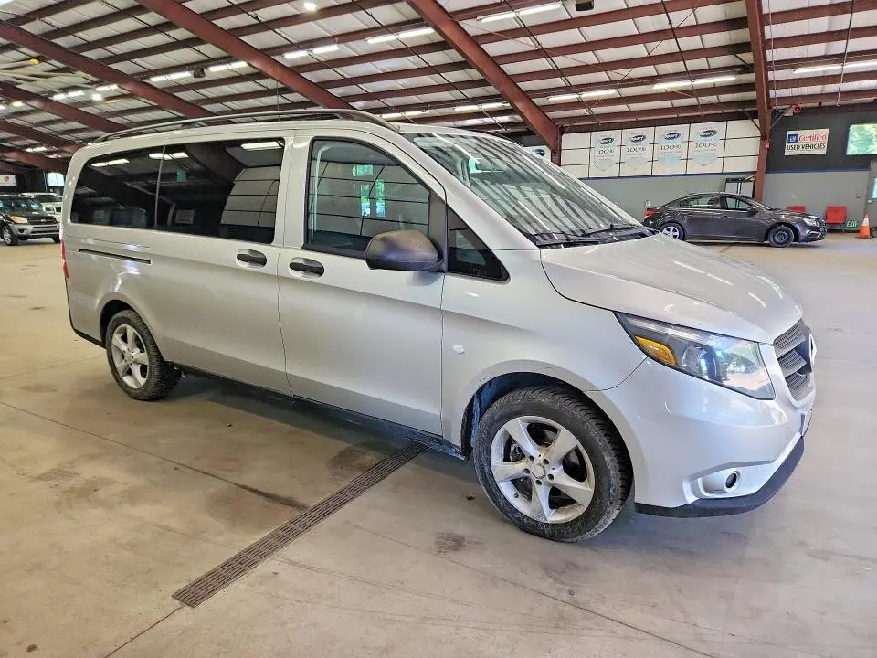 2016 MERCEDES-BENZ METRIS   