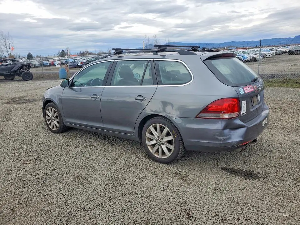 2010 VOLKSWAGEN JETTA SE  