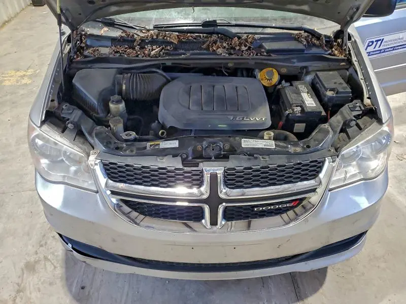 2017 DODGE GRAND CARAVAN SE  