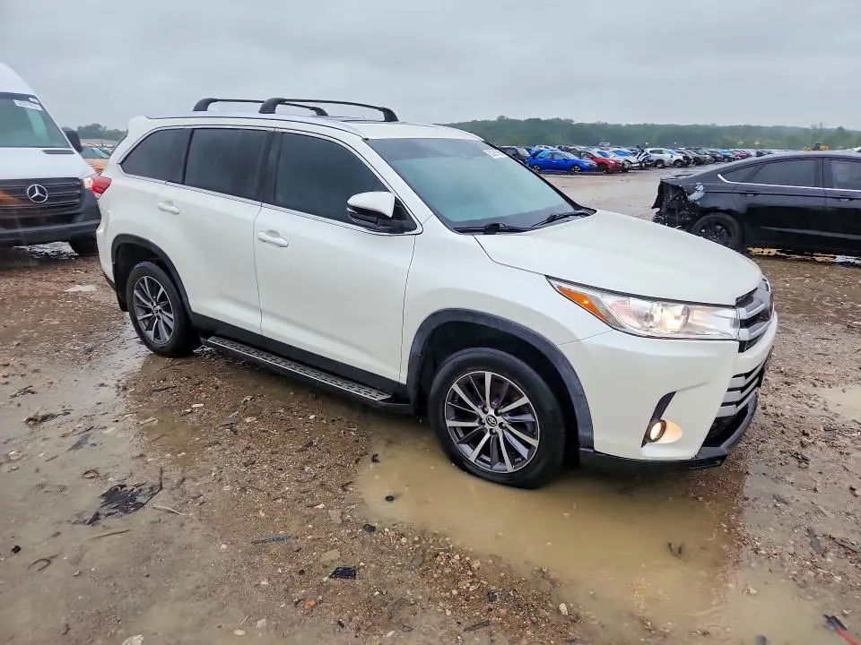 2019 TOYOTA HIGHLANDER XLE  
