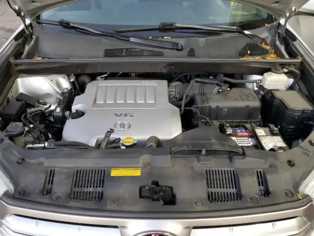 2011 TOYOTA HIGHLANDER BASE  