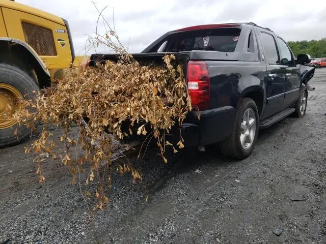 2013 CHEVROLET AVALANCHE LTZ  