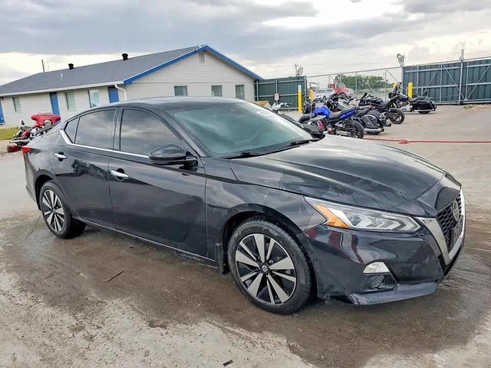 2021 NISSAN ALTIMA SL  