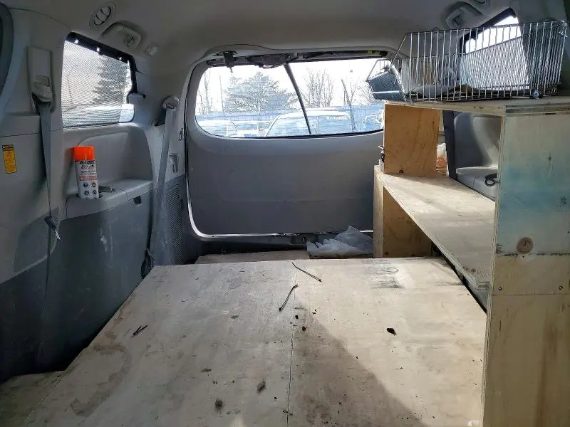 2014 TOYOTA SIENNA SE 8-PASSENGER  