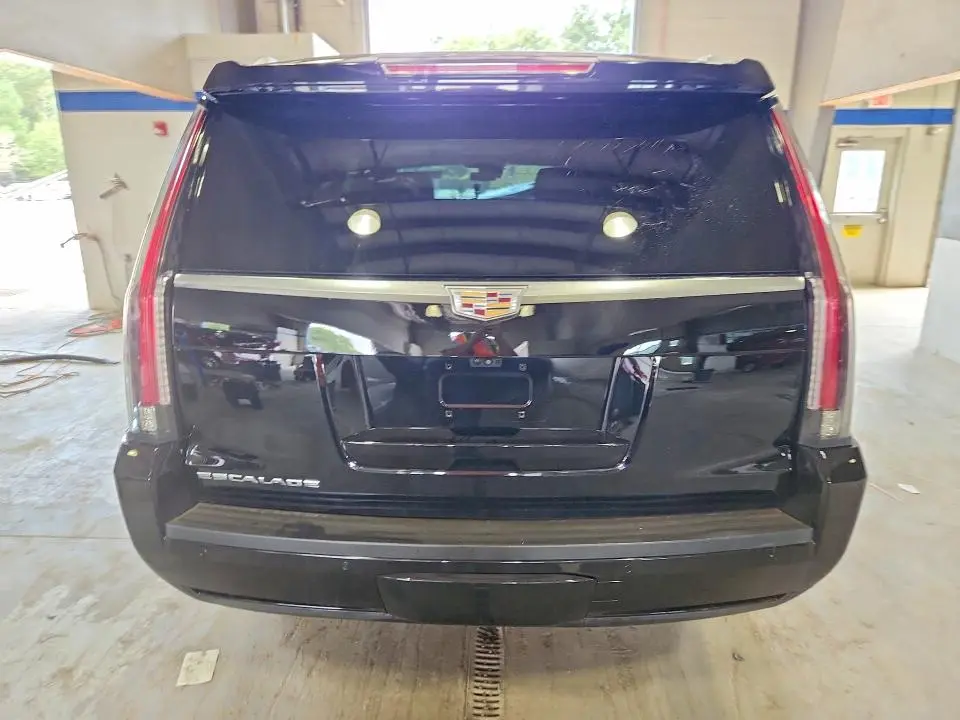 2018 CADILLAC ESCALADE ESV LUXURY  
