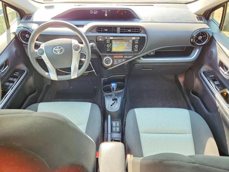 2016 TOYOTA PRIUS C TWO  