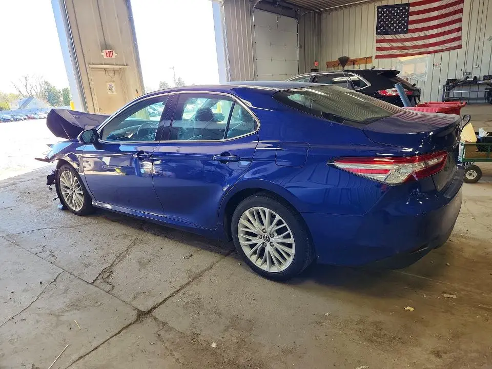 2018 TOYOTA CAMRY XLE  