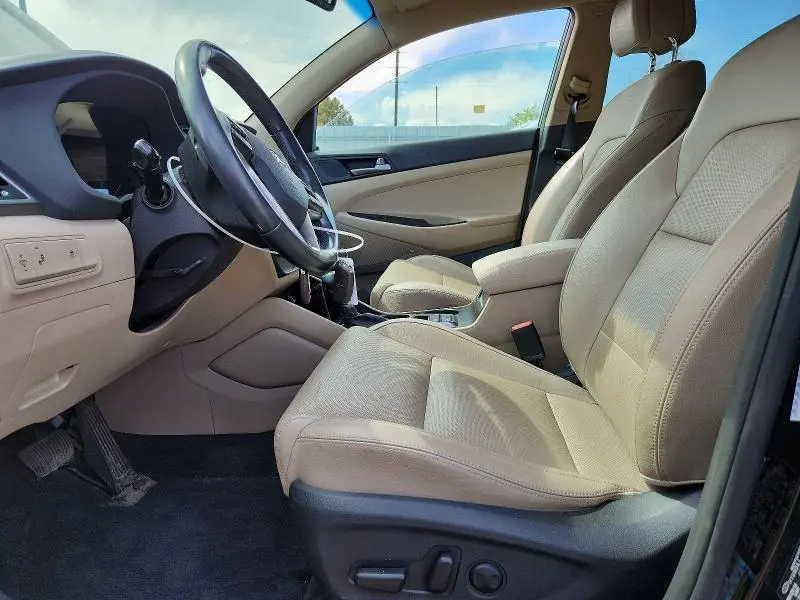 2017 HYUNDAI TUCSON SE PLUS  