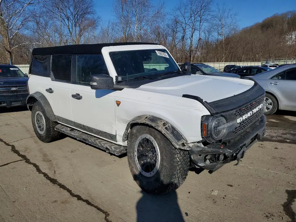 2023 FORD BRONCO BASE  