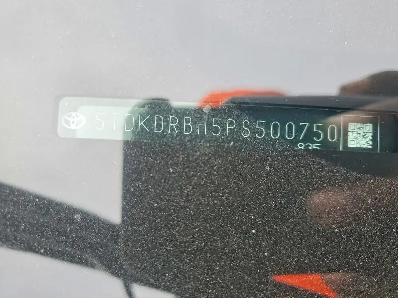 2023 TOYOTA HIGHLANDER XLE  