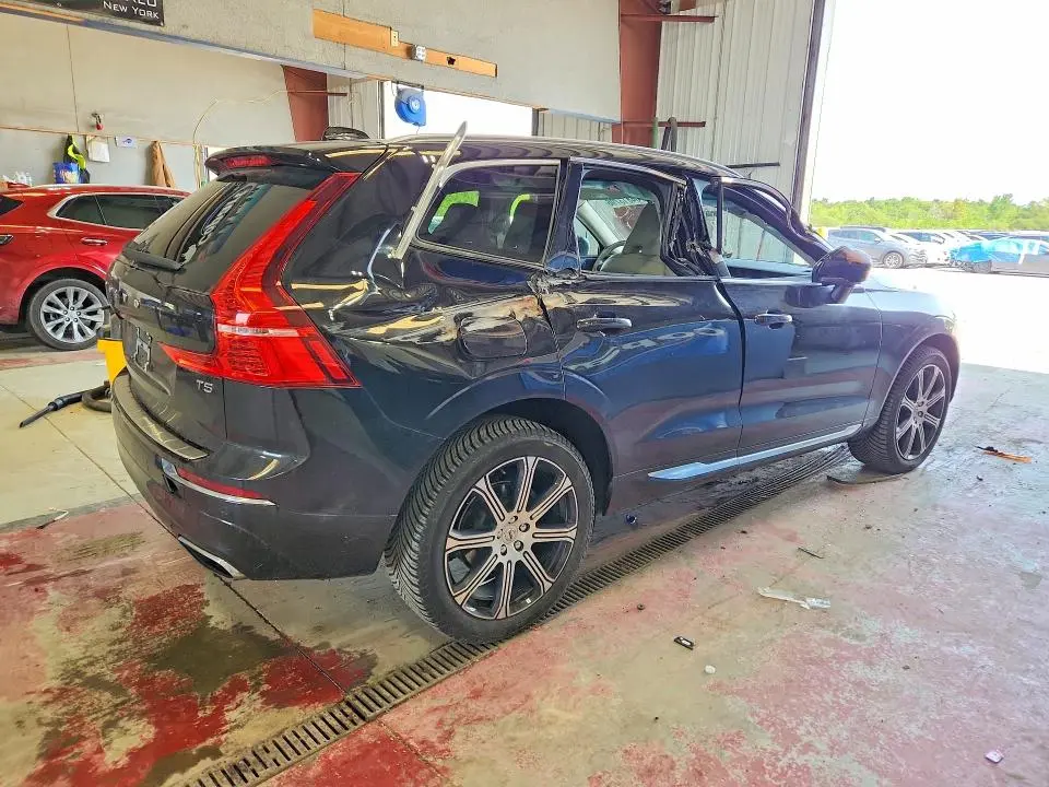 2021 VOLVO XC60 T5 INSCRIPTION  
