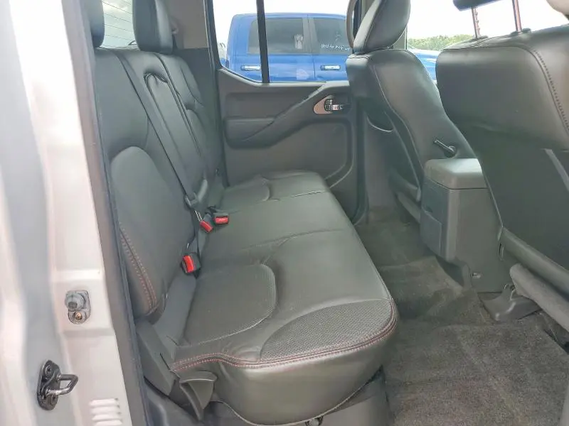 2012 NISSAN FRONTIER S  