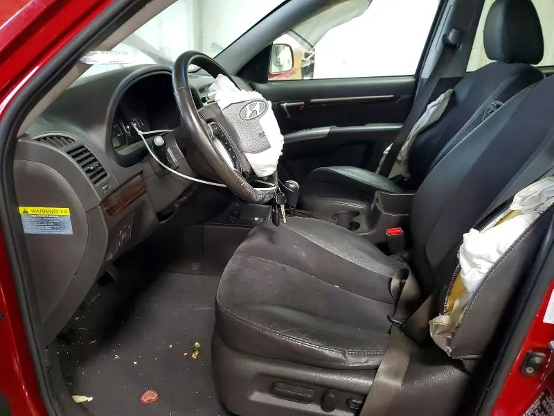 2011 HYUNDAI SANTA FE SE  