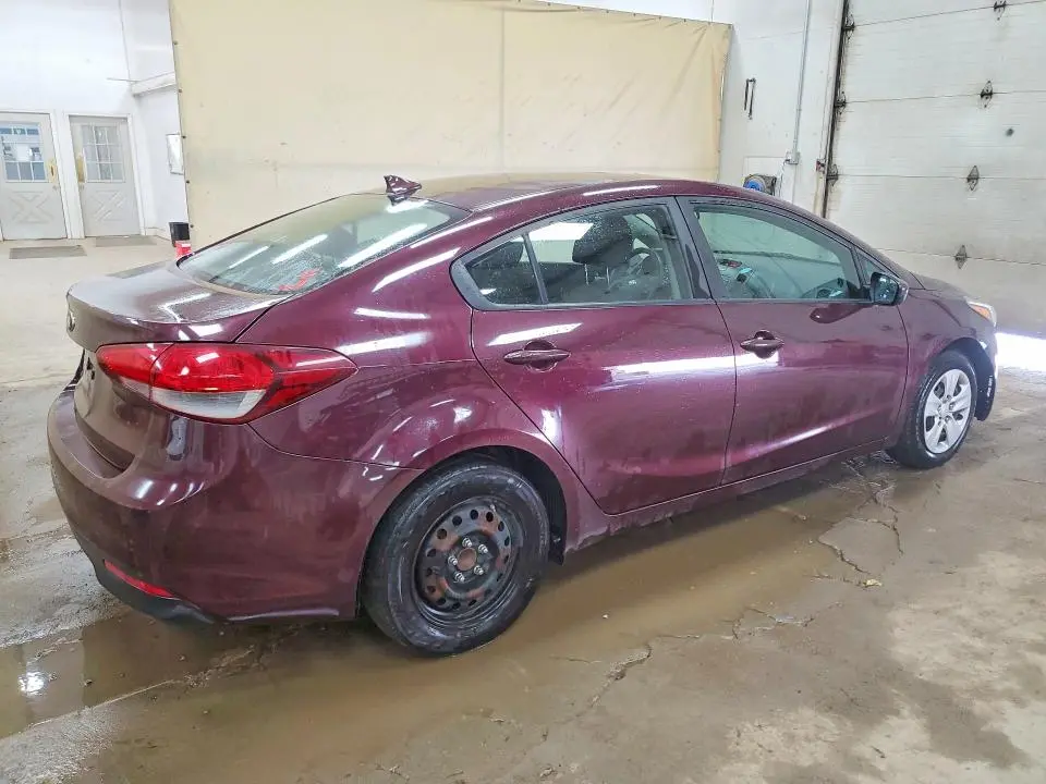 2017 KIA FORTE LX  