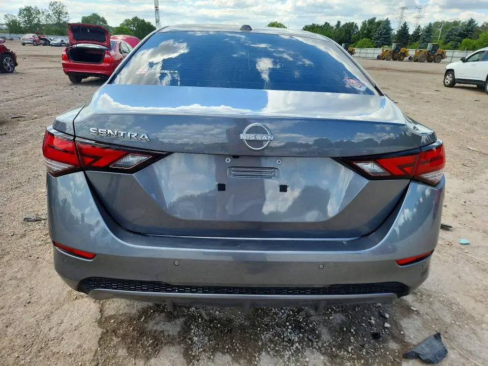 2025 NISSAN SENTRA SV  