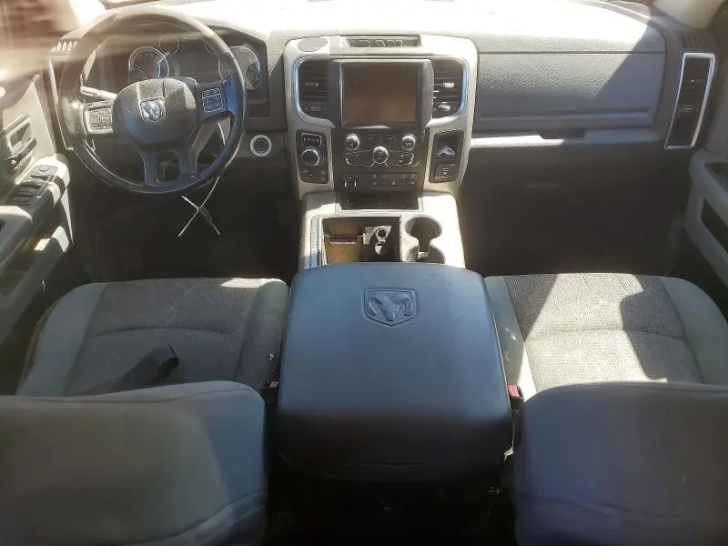 2015 RAM 1500 SLT  